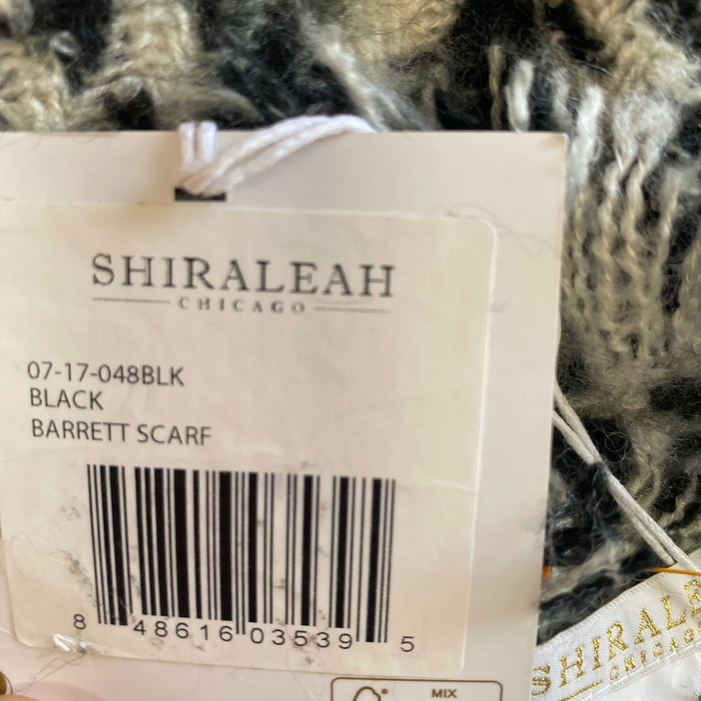 Shiraleah Chicago Barrett Scarf Black White Houndstooth Oversized Blanket Fringe - Picture 6 of 7